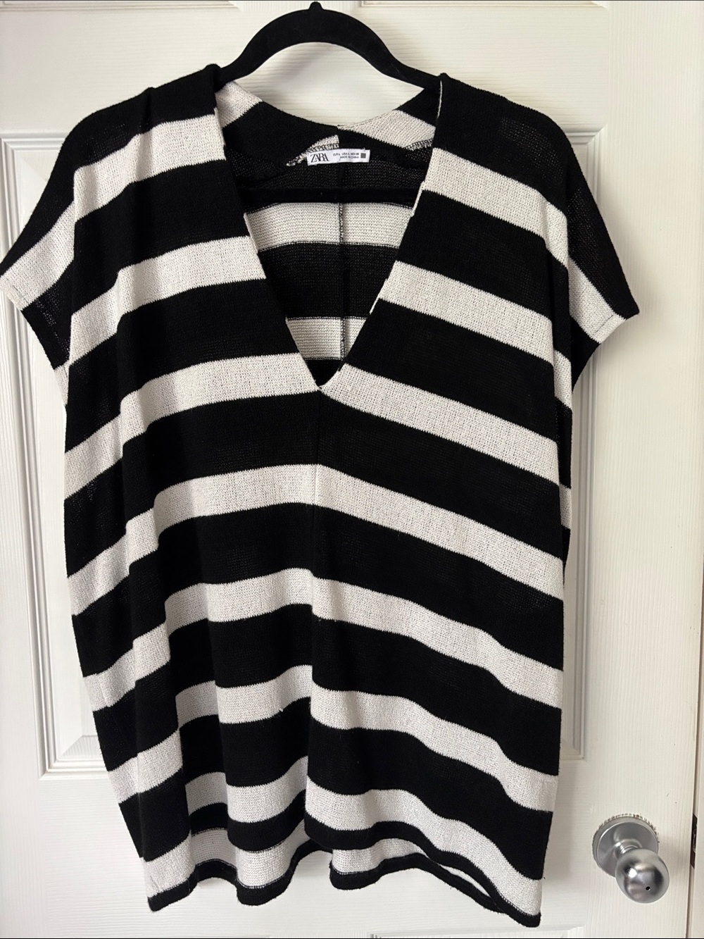 Zara Black & White Striped V-Neck Knit Top